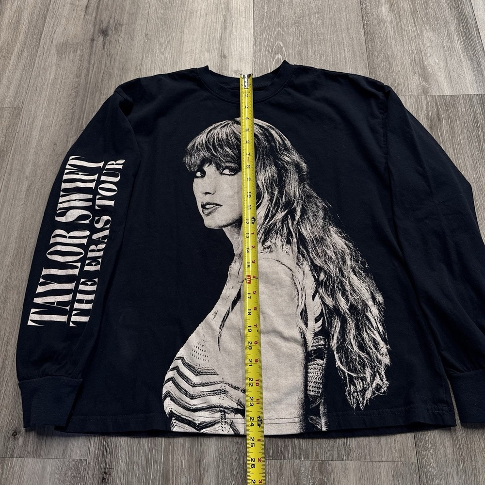 Taylor Swift The Eras Tour Long Sleeve Black Photo Tee Size Medium - Picture 7 of 8